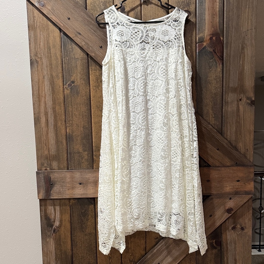 Elegant Lace Sleeveless Dress - Cream